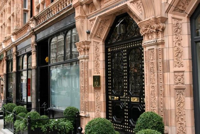 Private Tour: Downton Abbey London Locations by Taxi - Stop 2: Mayfair and Belgravia streets tied to the show’s family drama
