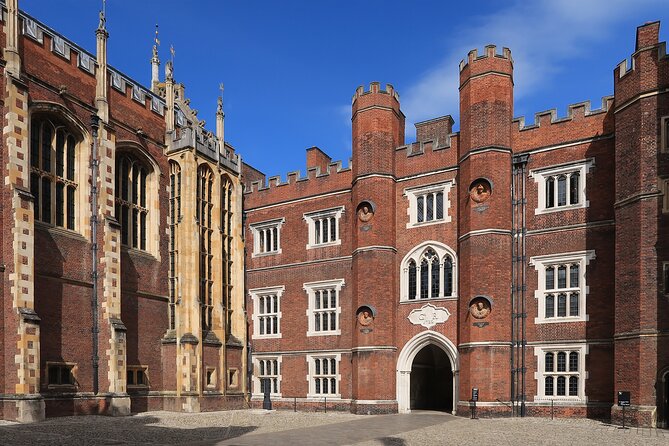 Private Tour of Hampton Court Palace with Award-Winning Architectural Historian - Tudor meets Baroque: the 2-hour walkthrough you’re actually planning for