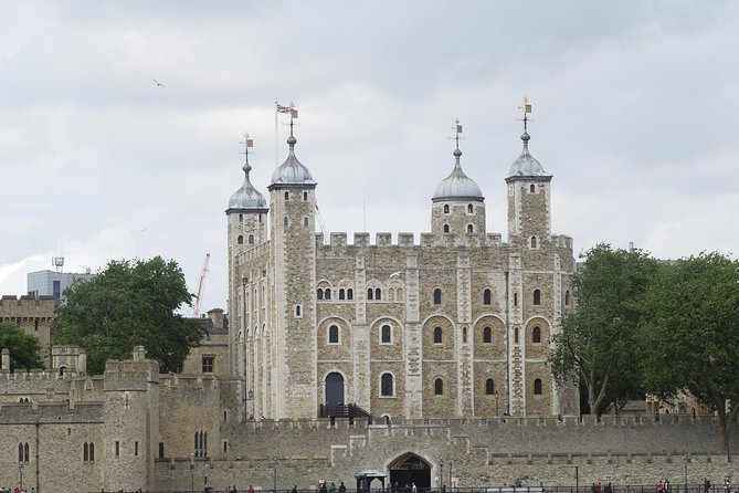 Private Tour of The Tower of London - Ravens, murder holes, and the Bloody Tower stops