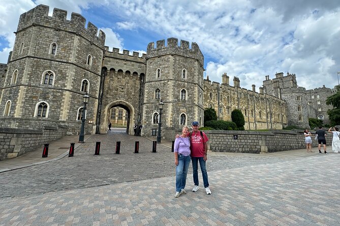 Private Tour of Windsor Town with Skip-the-Line Castle Tickets - A smart way to see Windsor fast, with the castle as the payoff