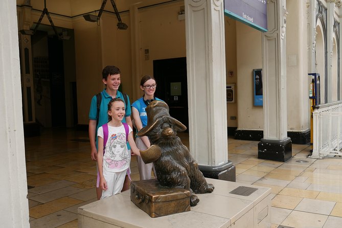 Private Tour: Paddington Taxi Tour of Filming Locations - Paddington Station Again: Souvenirs, the Statue, and Finishing at the Right Mood