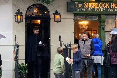 Private Tour: The London of Shakespeare, the Beatles, James Bond and Sherlock Holmes by Traditional Black Cab - Stop 1: The Globe Theatre Area and Shakespeare’s Haunts