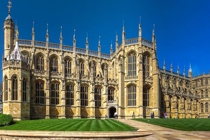 Private Tour to Stonehenge and Windsor Castle - 7:30am pickup and the 10-hour reality check