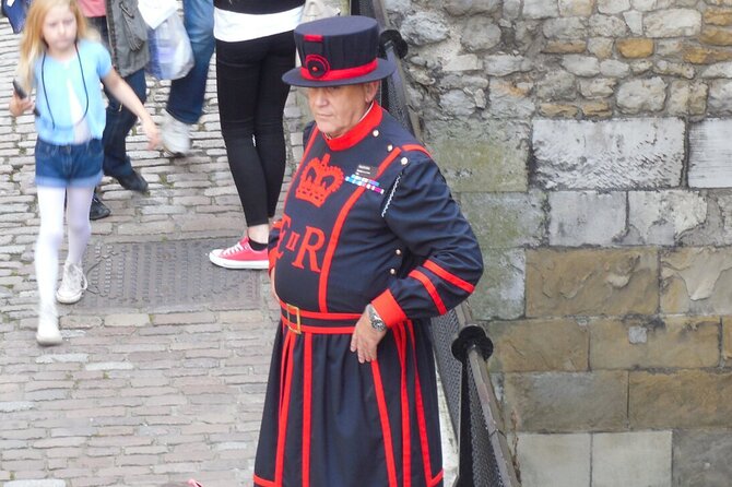 Private Tour: Tower of London with Private Guide - Tower Bridge Exterior Views: The Nearby Bonus You Should Not Ignore