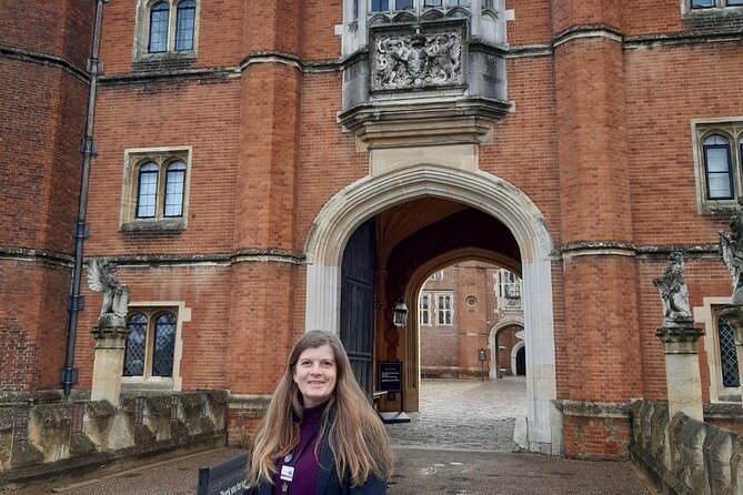 Private tour with an accredited expert guide Hampton Court Palace - Baroque Hampton Court: 1689 additions that rival Versailles
