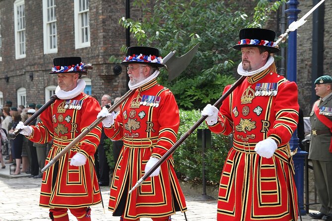 Private Tours: Tower of London Beefeater Meet Greet Crown Jewels - Key highlights worth planning around