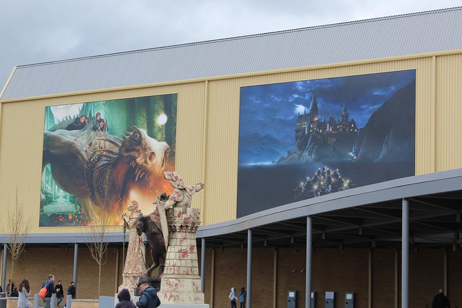 Private Transfer: Central London to Harry Potter Warner Bros Studio in Leavesden - The Drive to Warner Bros. Studios in Leavesden (Up to 80 Minutes)