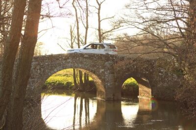 Private transfer from London Heathrow Airport to Southampton - Your Land Rover Discovery: comfort, seating, and luggage math