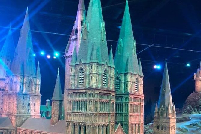 Private Transfers between London & Harry Potter Warner Studio - One-way or round-trip: fitting the transfer to your studio schedule