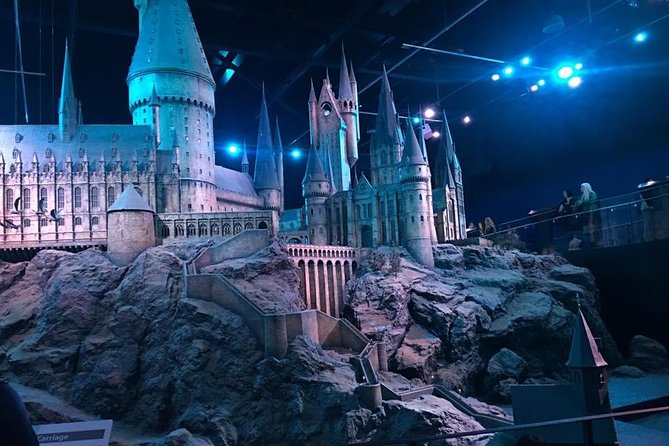 Private Transfers between London & Harry Potter Warner Studio - Driver experience: friendly, conversational, and helpful
