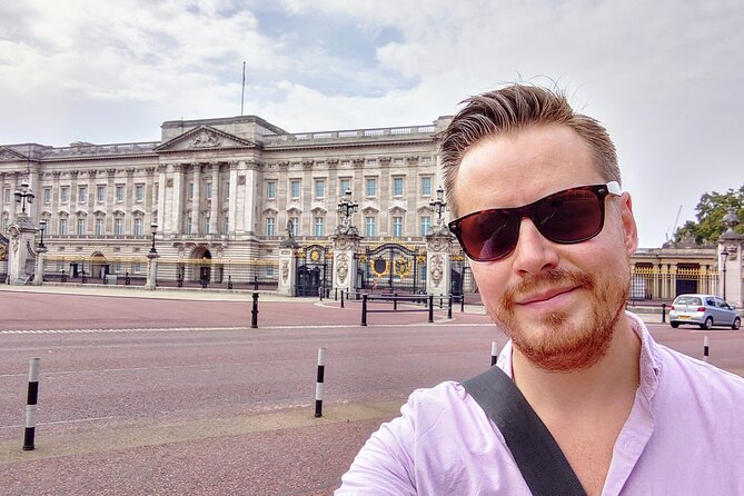 Private Walking Tour: Historic and Hidden Pubs of London - Stop 3: Ye Olde Cheshire Cheese, Cellars, Upper Rooms, and Polly