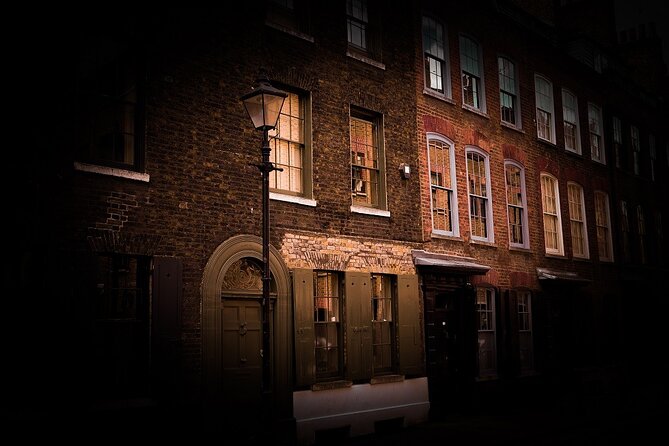 Private Walking Tour: Jack The Ripper and East End - Fournier Street and the Ten Bells Connection You Actually Need