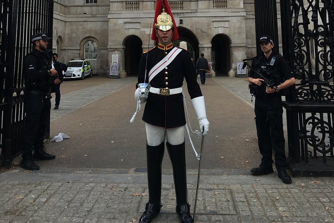 Private Walking Tour of Royal London with Changing of the Guard - Trafalgar Square and Nelson: quick views, good context