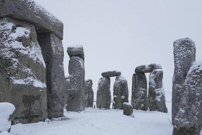 Private Windsor Castle and Stonehenge Day Tour - Stonehenge: walking around the stones (and what you should expect)