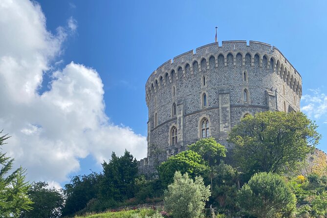 Private Windsor Castle Tour - Windsor town for one hour: how to use it without feeling rushed