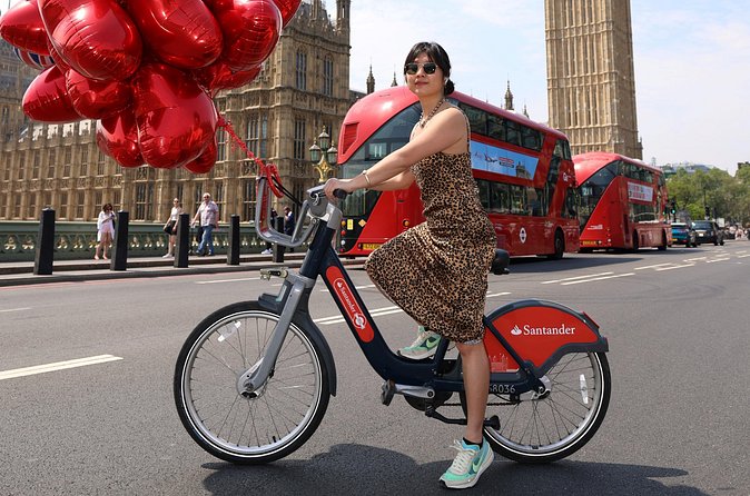 Professional Digital Photo with Red Heart Balloons Central London - Why the Red Heart Balloon Bouquet Works So Well