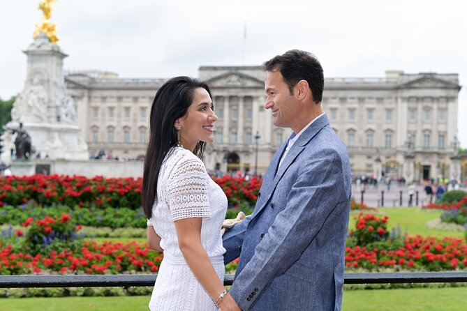 Professional Private Photoshoot in London - Big Ben Stop: Red Phone Booth Photos and Westminster-Style Frames