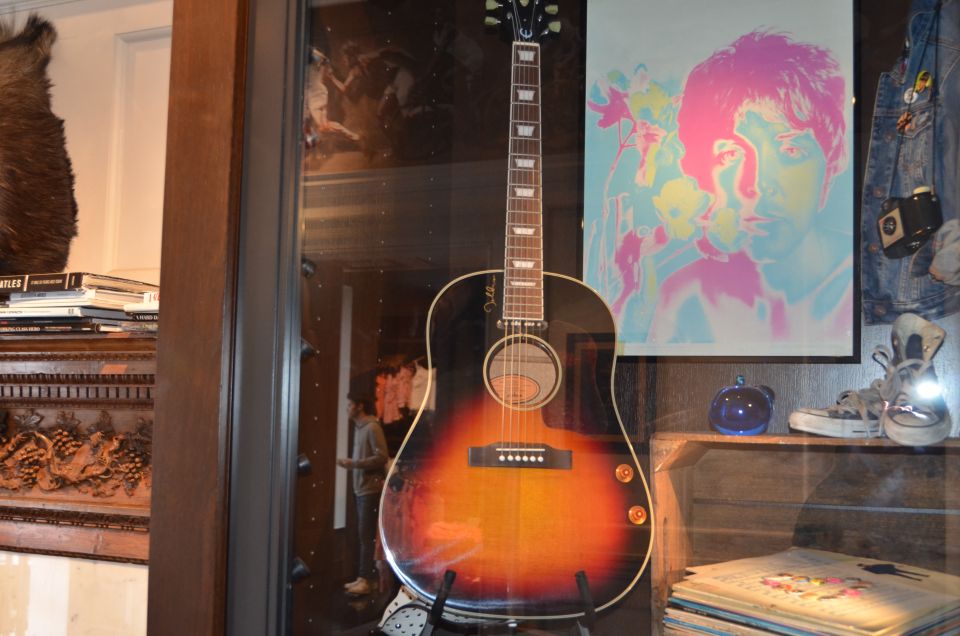 Rock ‘n Roll London Tour By London Taxi - Start strong: pickup, cab ride energy, and guide style