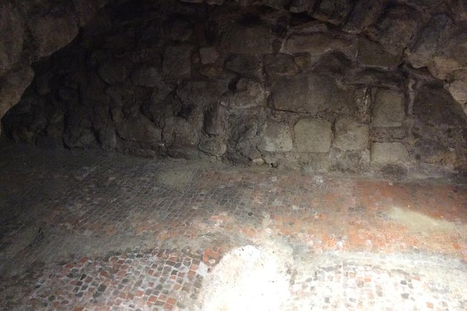 Roman London Private Walking Tour - Memory Lines: Aldgate Square, Vine Street, and London Stone