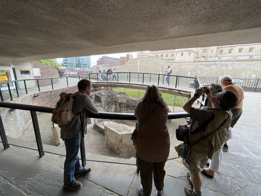 Roman Ruins to Blitz Bombings: London's Fiery History - Guildhall and Lord Mayor: where civic power becomes personal