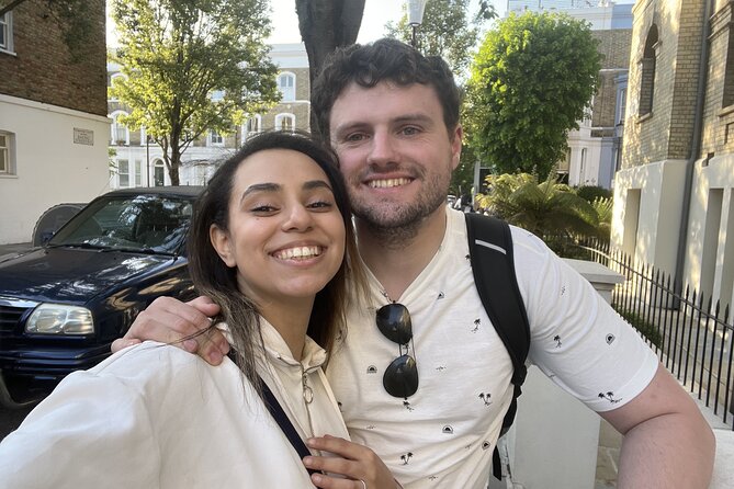 Romantic Notting Hill: Self-Guided Love Story Puzzle Walk - Stop-by-stop: from Portobello Road to Banksy’s The Painter