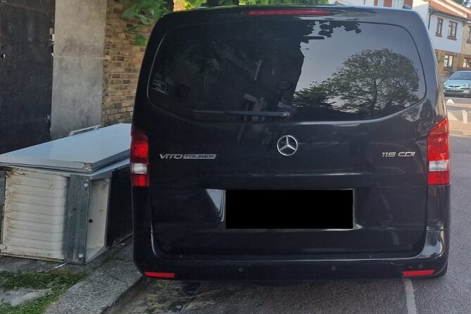 Round Trip Taxi Transfer - Stansted Airport To & From London - Timing reality: waiting, early arrivals, and when fees can kick in
