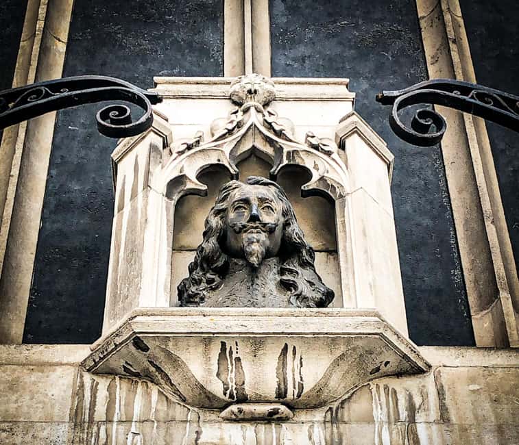 Royal London: from Tudors & Stuarts to Windsors Walking Tour - St James’s Palace and the Royal Brothel story