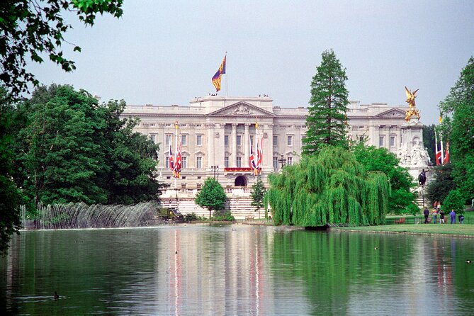 Royal London Guided Sightseeing Tour and Thames River Cruise - Thames River Cruise: Live Commentary and Iconic Views from the Water