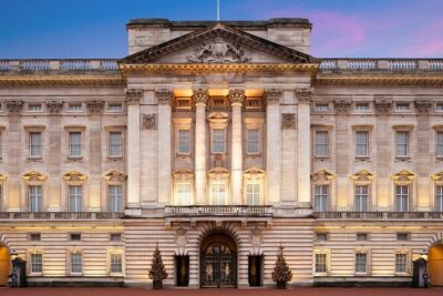 Royal London Guided Tour with Changing of the Guard - The Big Drive: Trafalgar Square, Whitehall, and Parliament Square Views