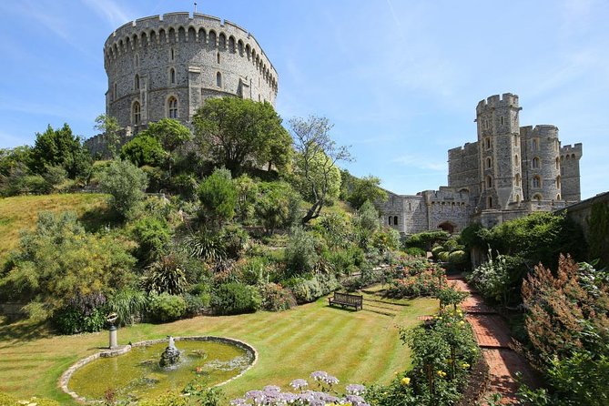 Royal Windsor Castle Private Tour with pass - Inside St George’s Chapel: Where Gothic Craft Meets Royal Ceremony