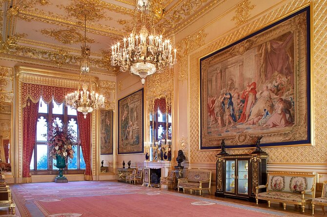 Royal Windsor & Stonehenge Private Tour - Lunch in Windsor: keep it simple and local