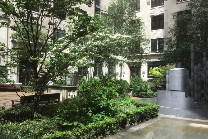 Secret Gardens of the City of London Private Tour - Ancient churches, Roman amphitheatres, and sunken gardens