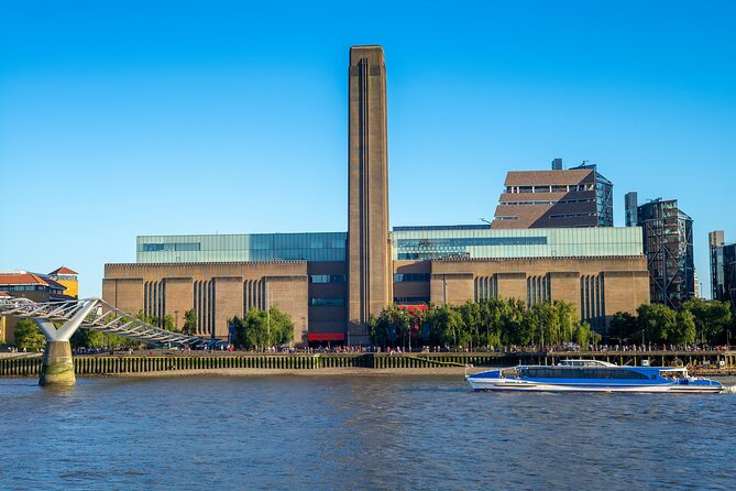 See Tate Modern with an Art Historian in London - Stop inside Tate Modern: the guide’s “skills of looking” lesson