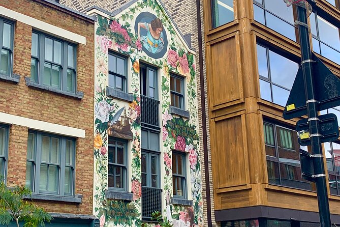 Shakespeare Promenade - Roman walls, Silver Street, and the walk through Barbican Highwalk
