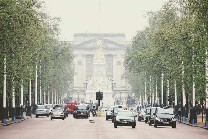 Shared Shuttle London Arrival Transfer - Airport to Hotel / Accommodation - From terminal to driver: how the meet-and-greet works