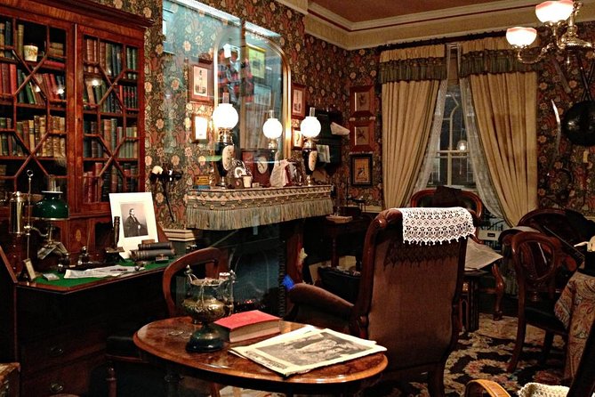 Sherlock Holmes Museum & See London's Top Sights Walking Tour - The Sherlock Holmes Museum at 221B Baker Street (and why unguided time helps)