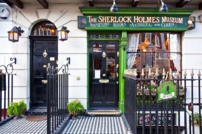 Sherlock Holmes Museum & Westminster Walking Tour - Buckingham Palace and the Changing of the Guard at 10:00 am