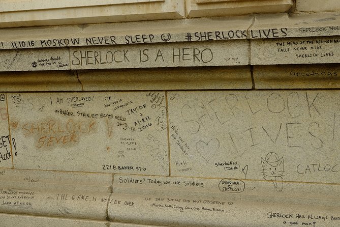 Sherlock Holmes Private Guided Tour - BBC Series & Traditional Locations - Speedy’s Sandwich Bar and the 221B Baker Street moment