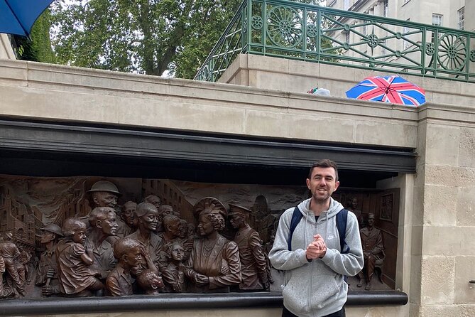 Sightseeing tour of London - in clear, slow English - St. James’s Park Pelicans to St. James’s Palace and Henry VIII