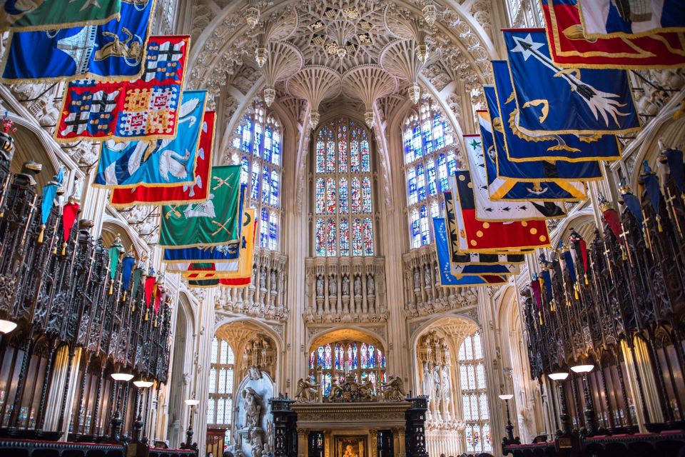 Skip-the-Line London Westminster Abbey Guided Tour in German - St James’s Palace pass-by and a short guided detour