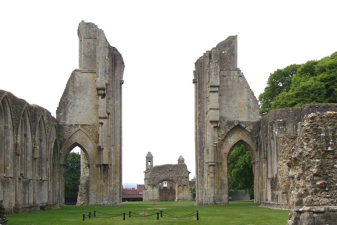 Small-Group Day Trip to Stonehenge, Glastonbury, and Avebury from London - Glastonbury Abbey and Arthurian graves: what you’re really getting