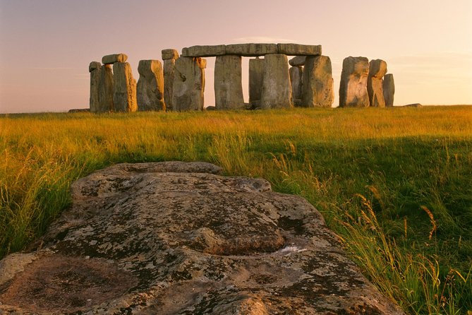 Small-Group to Bath, Lacock, Avebury and Stonehenge from London - Stop 1: Stonehenge early, before the crush