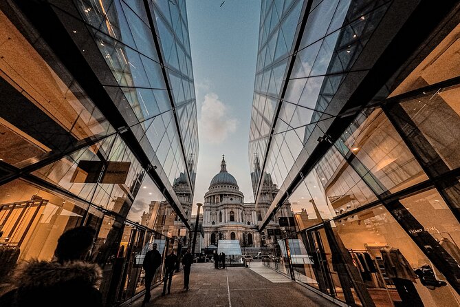 Southbank Immersive Self-Guided Audio Walking Tour - Stop 3: Blackfriars Bridge and the dark past thread