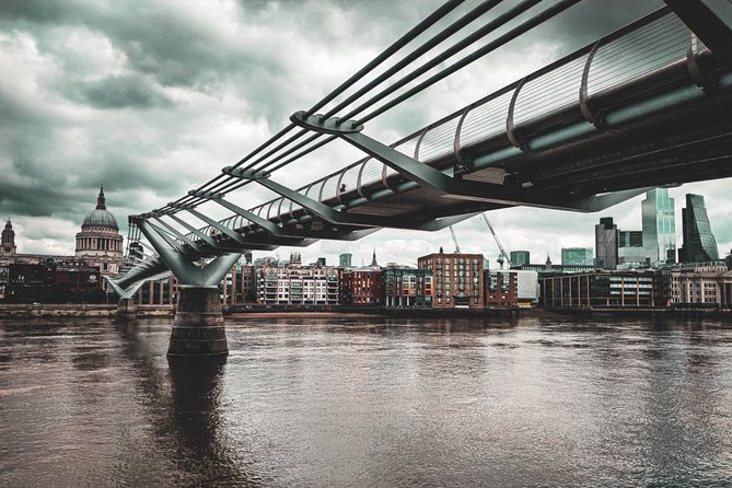 Southbank Immersive Self-Guided Audio Walking Tour - Stop 4: Gabriel’s Wharf for quick bites and artsy distractions