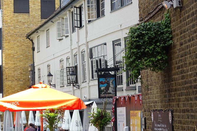 Southwark - an exclusive private walking tour full of surprises! - Southwark’s best trick: famous sights with a shady edge