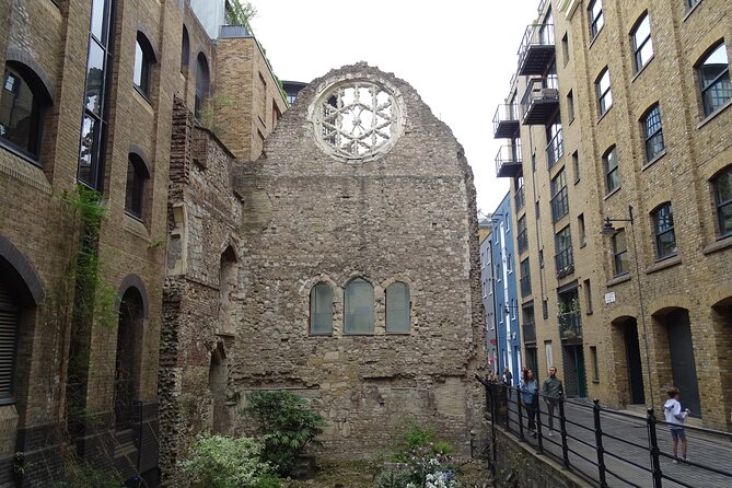 Southwark - an exclusive private walking tour full of surprises! - Queen’s Walk: spotting 900 years of skyline from one path
