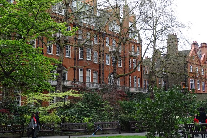 St James' & Mayfair - Private Tour of London's Royal & Aristocratic Villages - Royal Academy of Arts and Burlington Arcade: architecture, art, and a 200-year corridor of shops