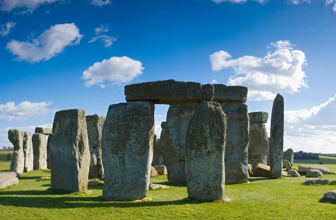 Stonehenge and The Stone Circles of Avebury Day Trip from London - From Earl’s Court to Wiltshire: a coach day that actually feels easy