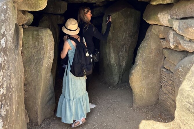 Stonehenge and The Stone Circles of Avebury Day Trip from London - Why the guides matter on this kind of day