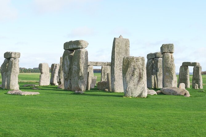 Stonehenge and Windsor Castle Tour from London With Entry Tickets - Tour feel: guides, bus comfort, and what can go wrong
